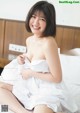 Karen Izumi 和泉芳怜, Young Magazine 2022 No.46 (ヤングマガジン 2022年46号) P7 No.721051